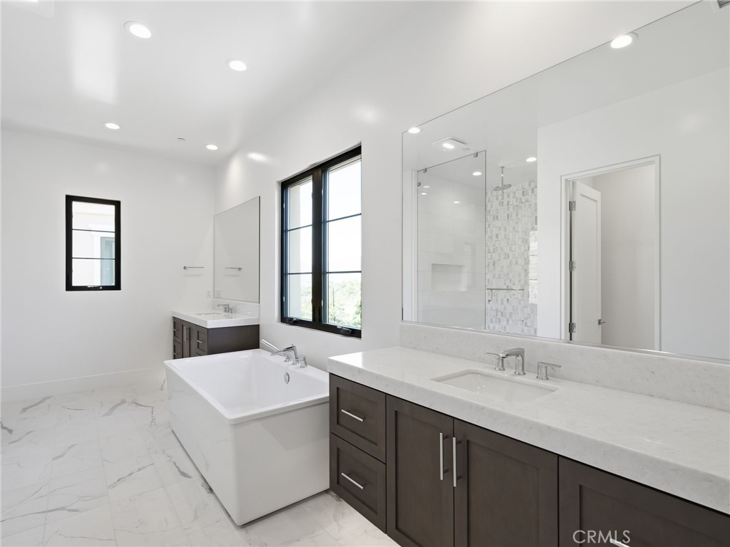 454 Ridgecrest Irvine, CA 92602 - Photo 26 of 46 Primary Bathroom