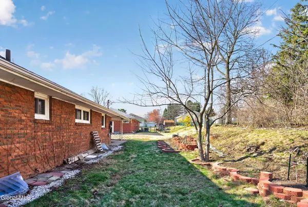 $385,000 | 161 Shaker Park Drive, Albany, NY 12204