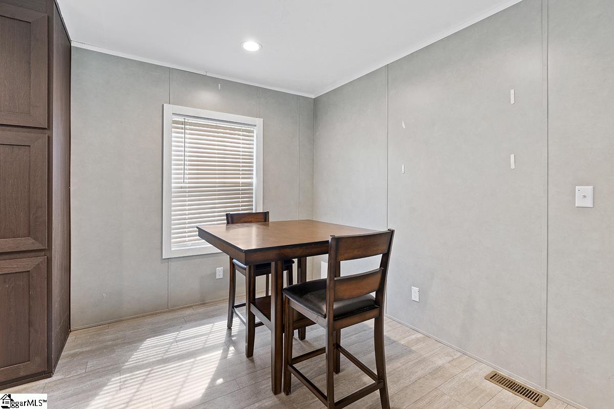 210 Whitten Road Waterloo, SC 29384 - Photo 7 of 20