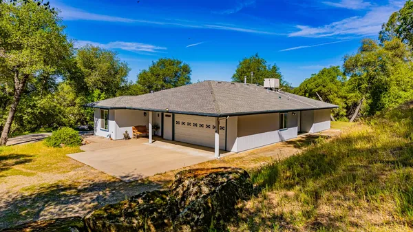 $419,000 | 50359 Dovewood Lane, Oakhurst, CA 93644