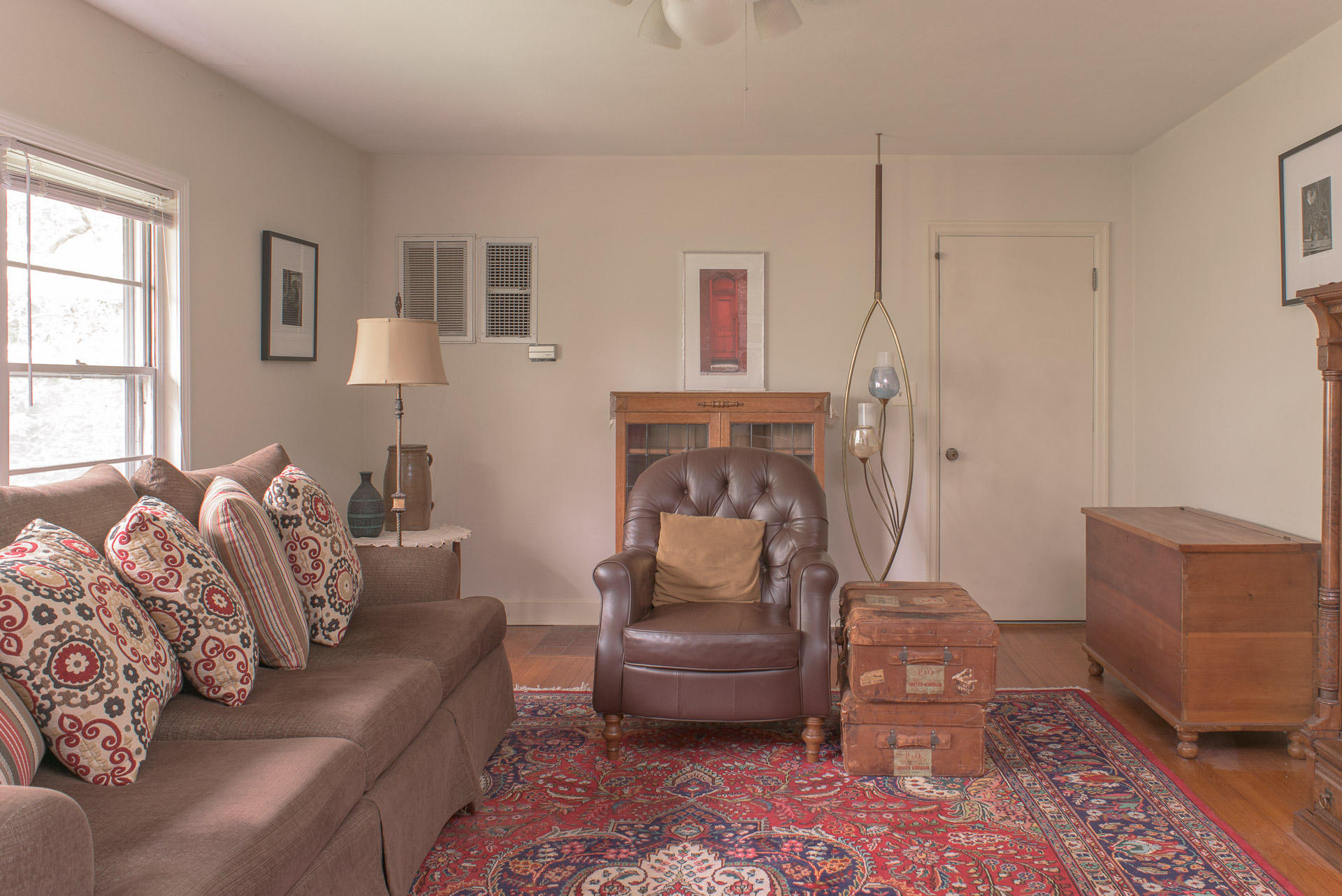 817 Donaldson Road Chattanooga, TN 37412 - Photo 9 of 38 Living Room