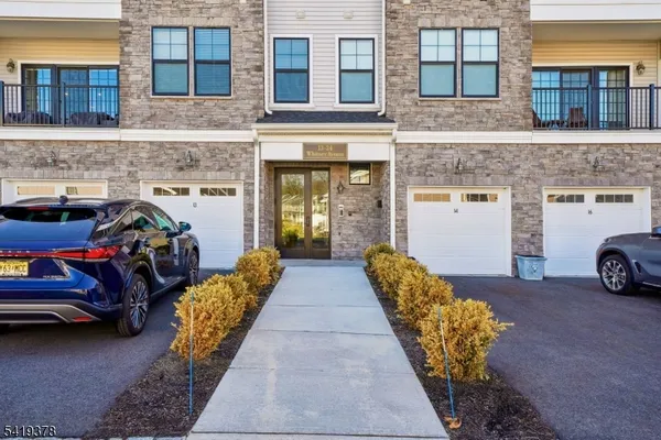 $775,000 | 15 Whitney Avenue, Morris Plains, NJ 07950