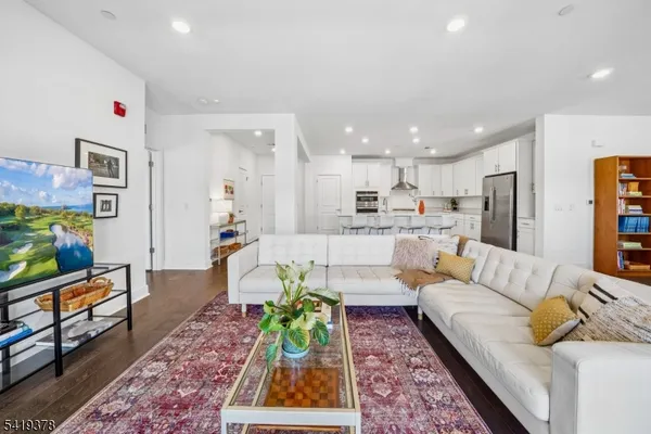 $775,000 | 15 Whitney Avenue, Morris Plains, NJ 07950