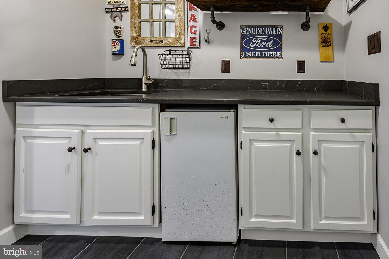 20 Meadowview Drive Shamong, NJ 08088 - Photo 14 of 40 Mud room with storage, sink, garage access