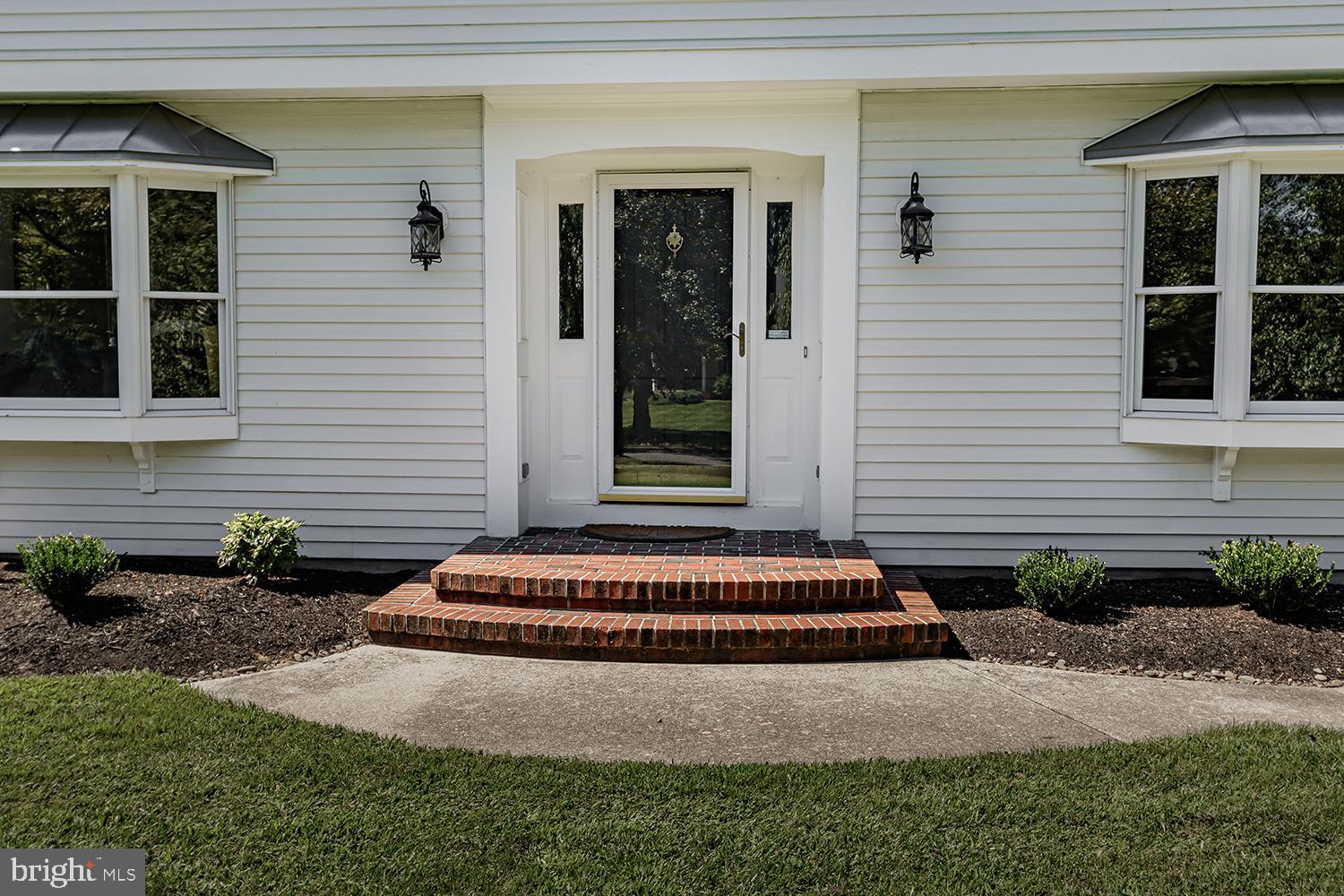 20 Meadowview Drive Shamong, NJ 08088 - Photo 3 of 40 Front entry into the home