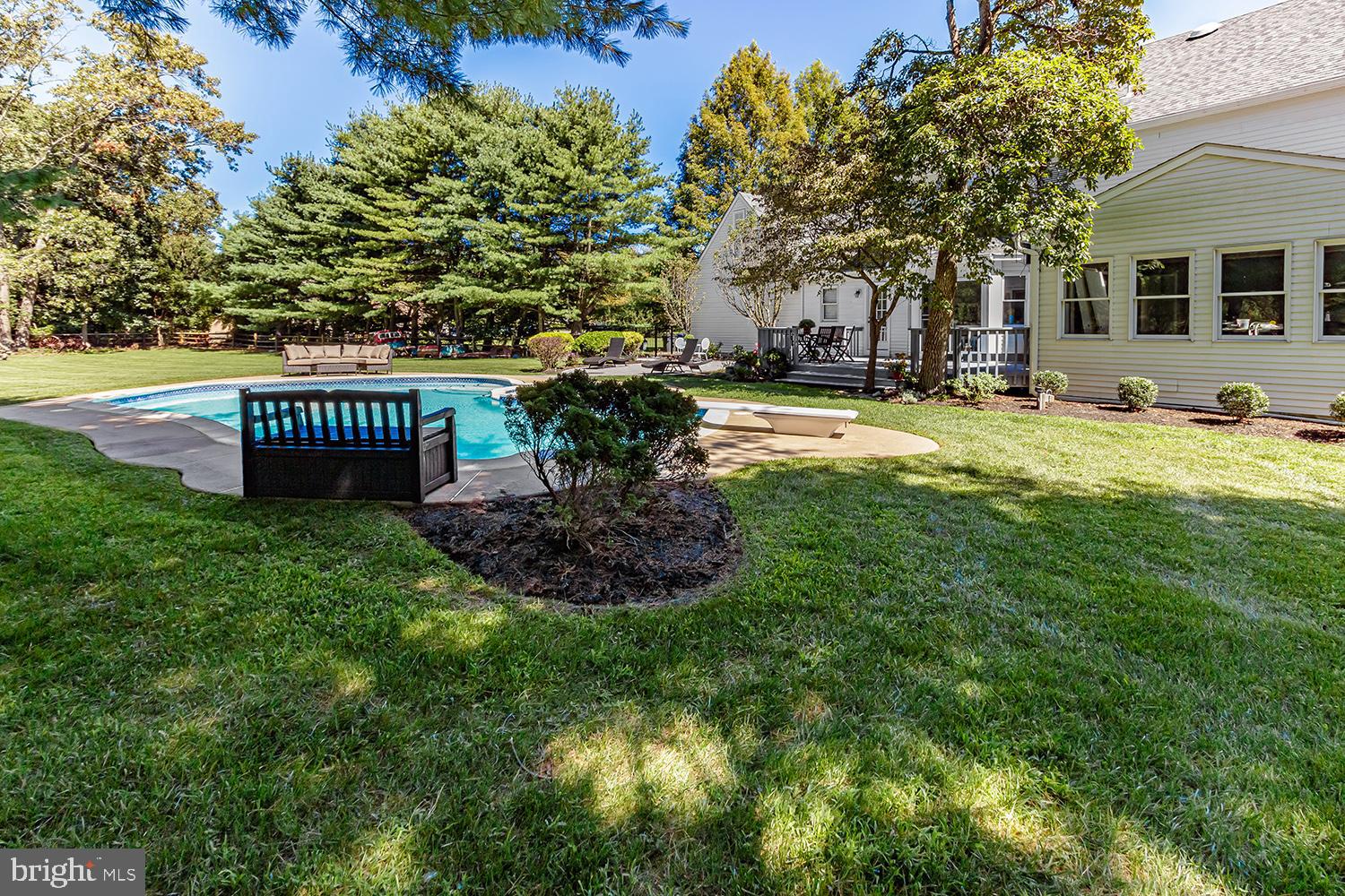 20 Meadowview Drive Shamong, NJ 08088 - Photo 31 of 40 Side view of pool area