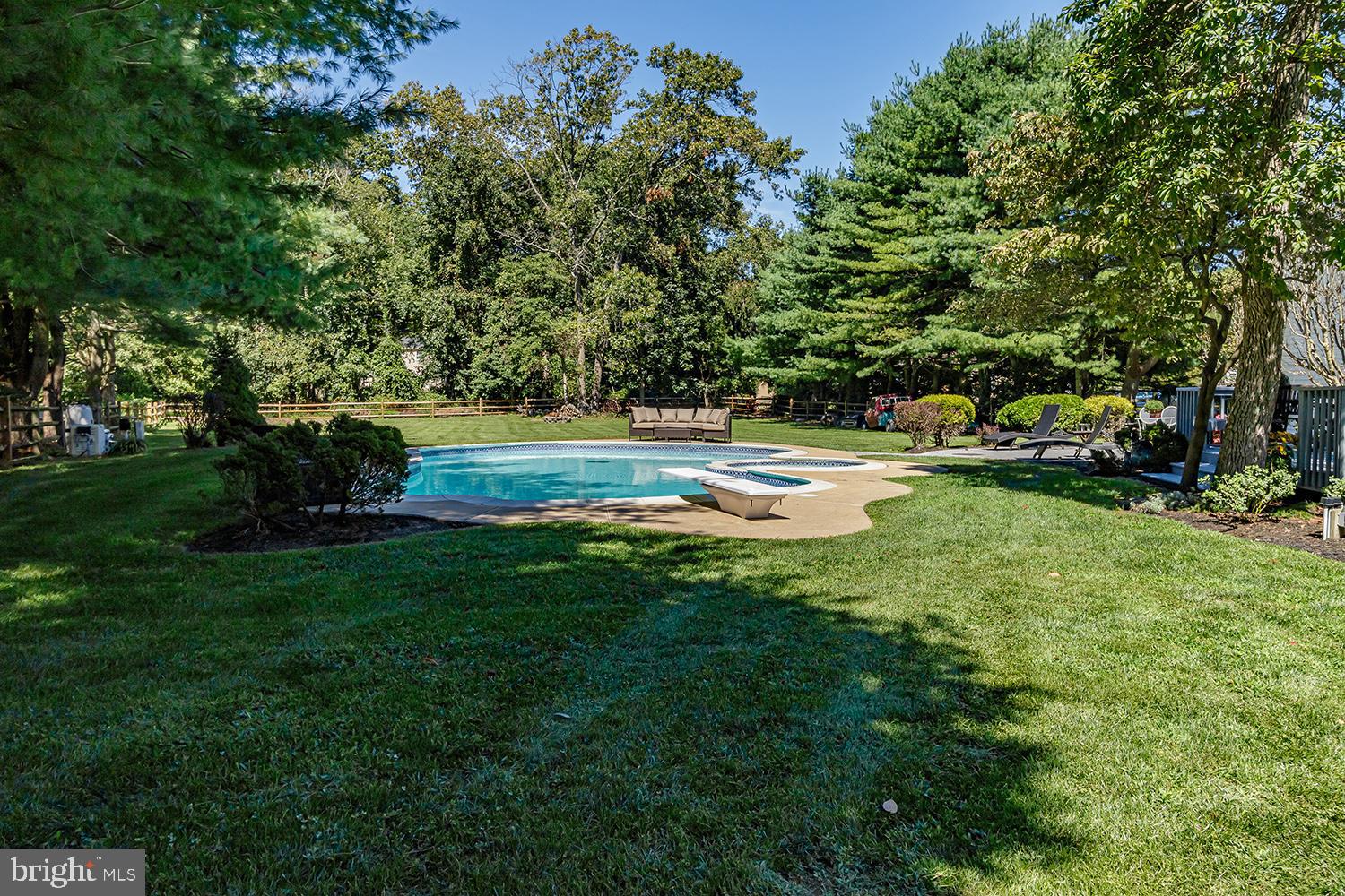 20 Meadowview Drive Shamong, NJ 08088 - Photo 33 of 40 Backyard view
