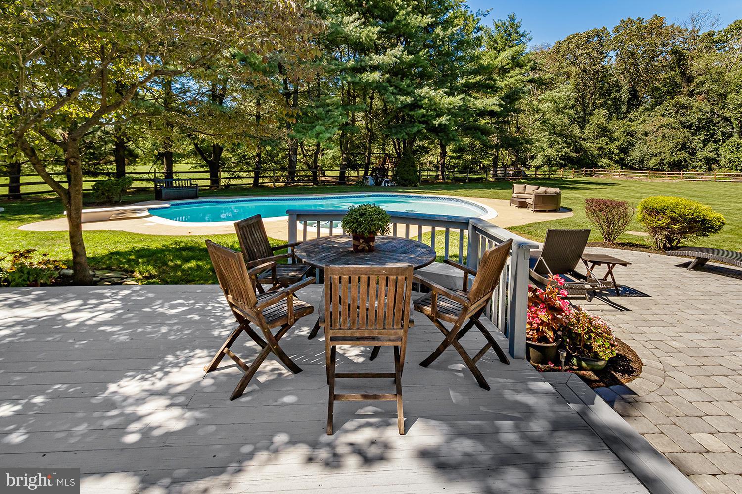 20 Meadowview Drive Shamong, NJ 08088 - Photo 35 of 40 Spacious deck leading to the Paver patio
