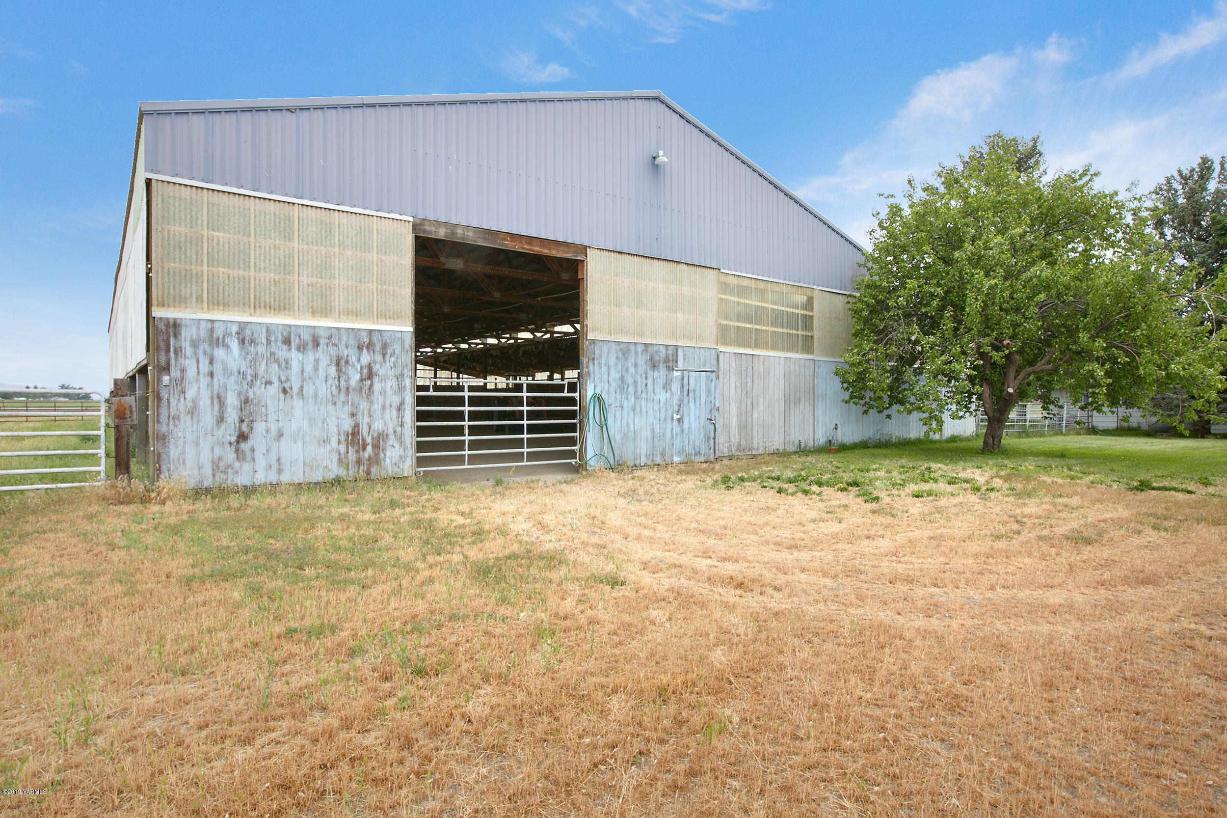 6235 Lateral A Road Wapato, WA 98951 - Photo 3 of 30 a view of outdoor space and yard