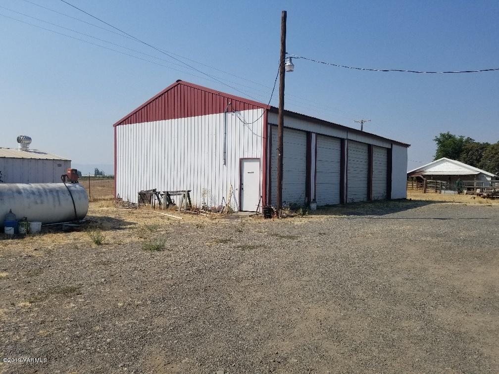 6235 Lateral A Road Wapato, WA 98951 - Photo 10 of 30 a view of a storage & utility room