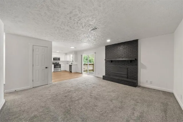 $975,000 | 1003 Twin Oaks Terrace, Harrisonville, MO 64701