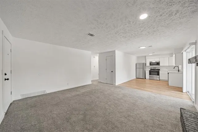 $975,000 | 1003 Twin Oaks Terrace, Harrisonville, MO 64701