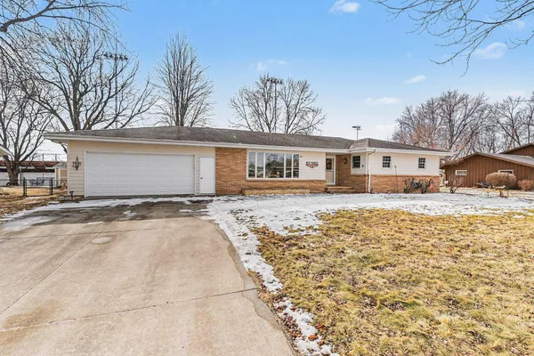 $369,900 | 417 South Fairview Drive, Luverne, MN 56156