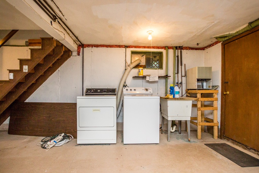 27 Courtney Road Boston, MA 02132 - Photo 12 of 14 Gallery Image 12