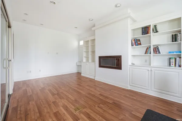 $439,900 | 12030 Sycamore Lakes Court, Fort Wayne, IN 46814