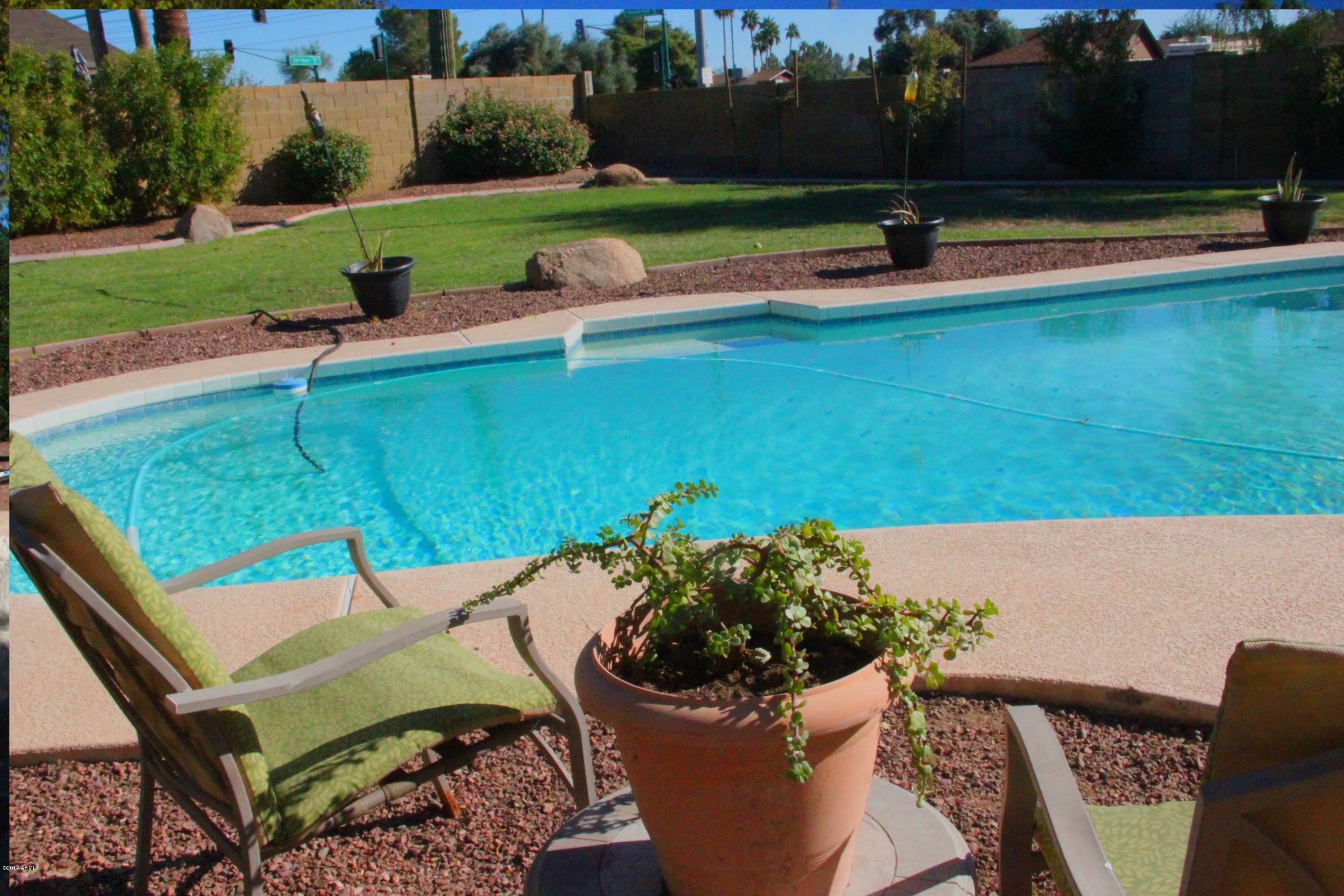 3915 West Calavar Road Phoenix, AZ 85053 - Photo 23 of 29 23-Sparkling Pool-2