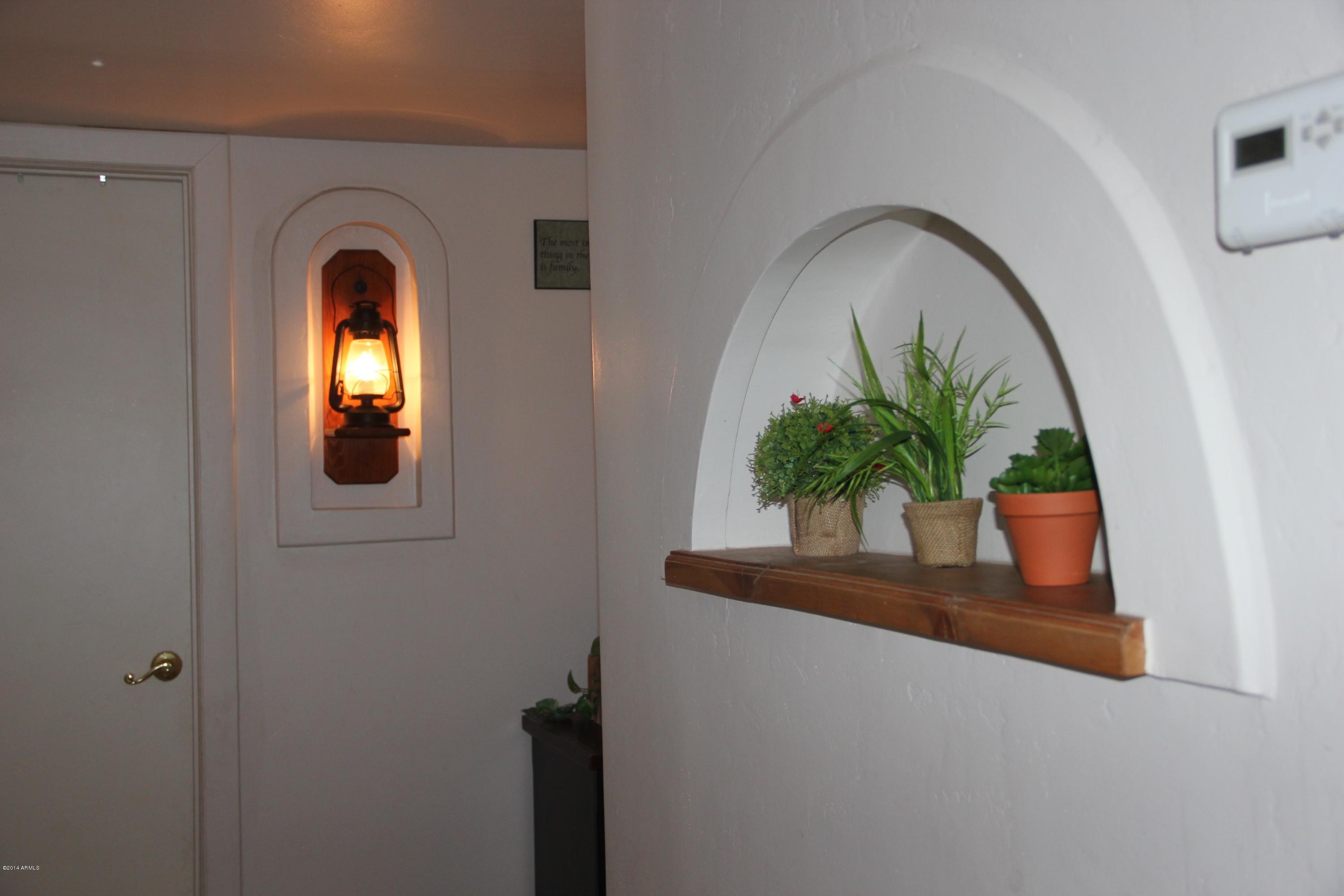 3915 West Calavar Road Phoenix, AZ 85053 - Photo 7 of 29 7-Hallway Features