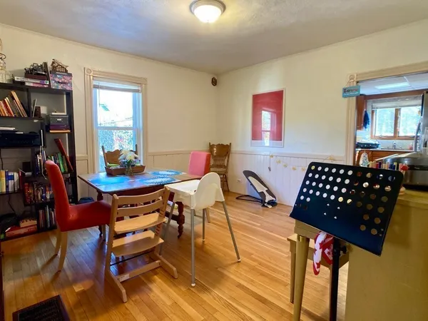 $3,100 | 124 Carlisle Street, Unit 1, Newton, MA 02459