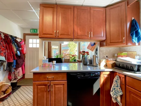 $3,100 | 124 Carlisle Street, Unit 1, Newton, MA 02459