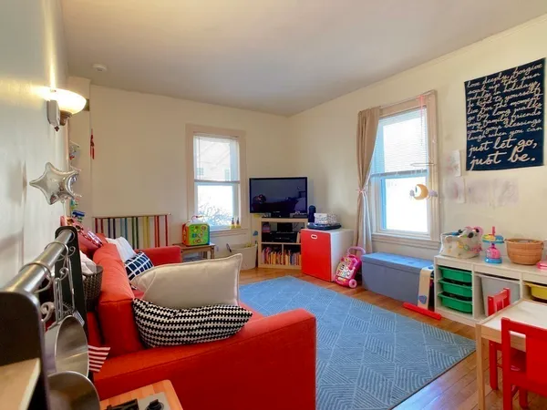 $3,100 | 124 Carlisle Street, Unit 1, Newton, MA 02459