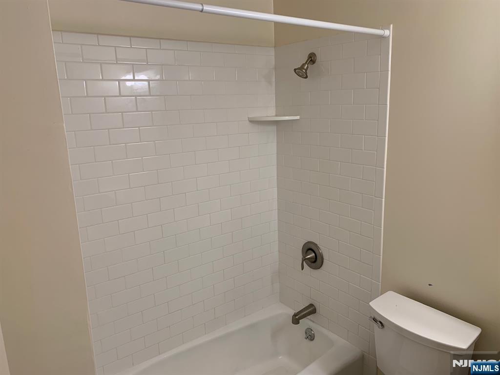 60 D Hawthorne Avenue, Unit D) Park Ridge, NJ 07656 - Photo 14 of 19