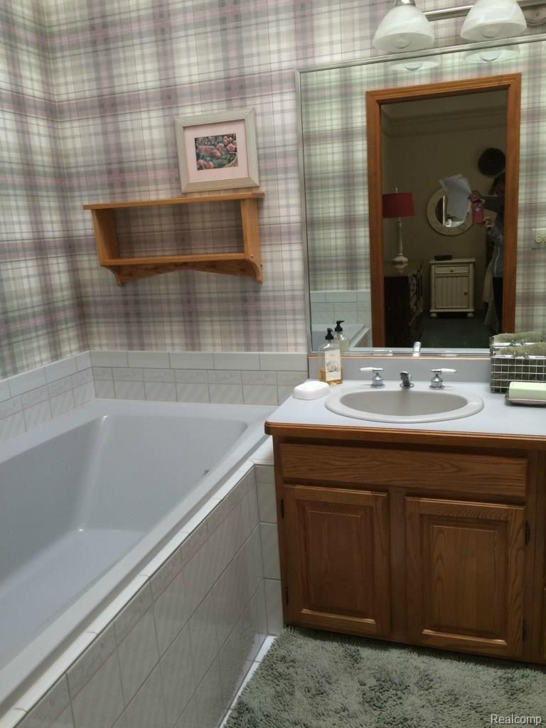 3560 Sutton Road Dryden, MI 48428 - Photo 11 of 41 IMG_5575.jpg
