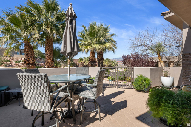 2376 Stone Crest Circle St. George, UT 84790 - Photo 4 of 61 View of patio with outdoor dining area