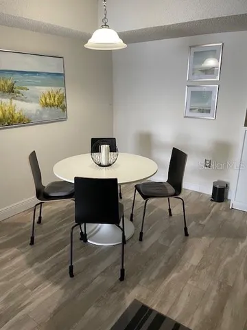 $1,800 | 2225 Holden Avenue, Unit 305, Orlando, FL 32839