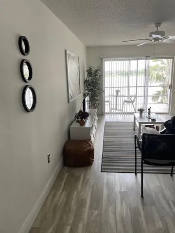 $1,800 | 2225 Holden Avenue, Unit 305, Orlando, FL 32839