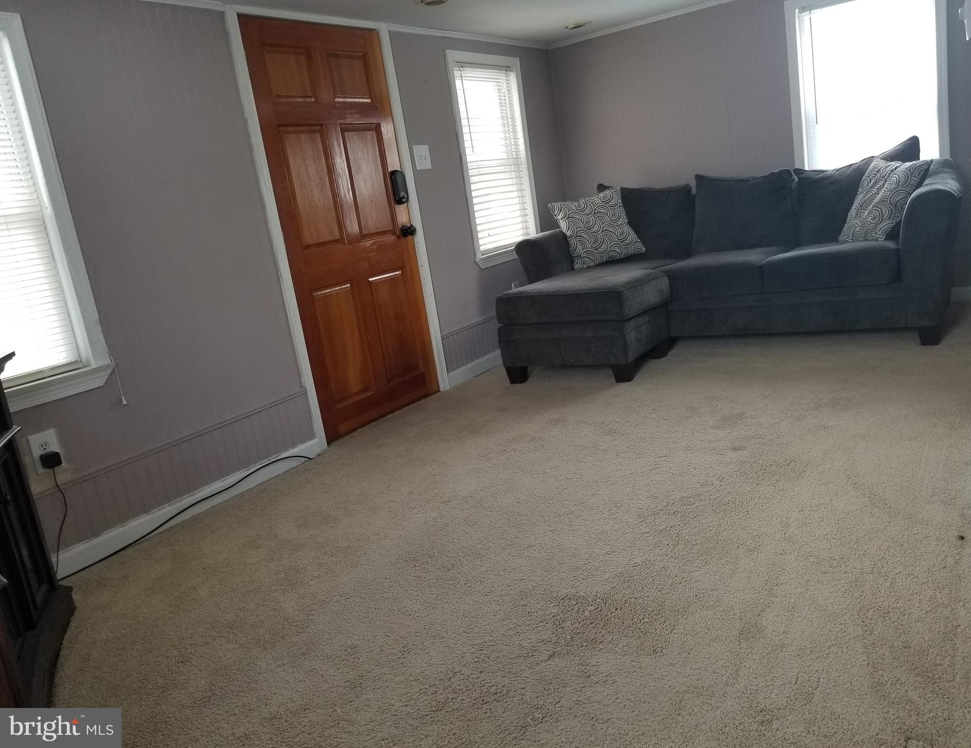 218 Marple Road Winchester, VA 22603 - Photo 5 of 20 Living Room
