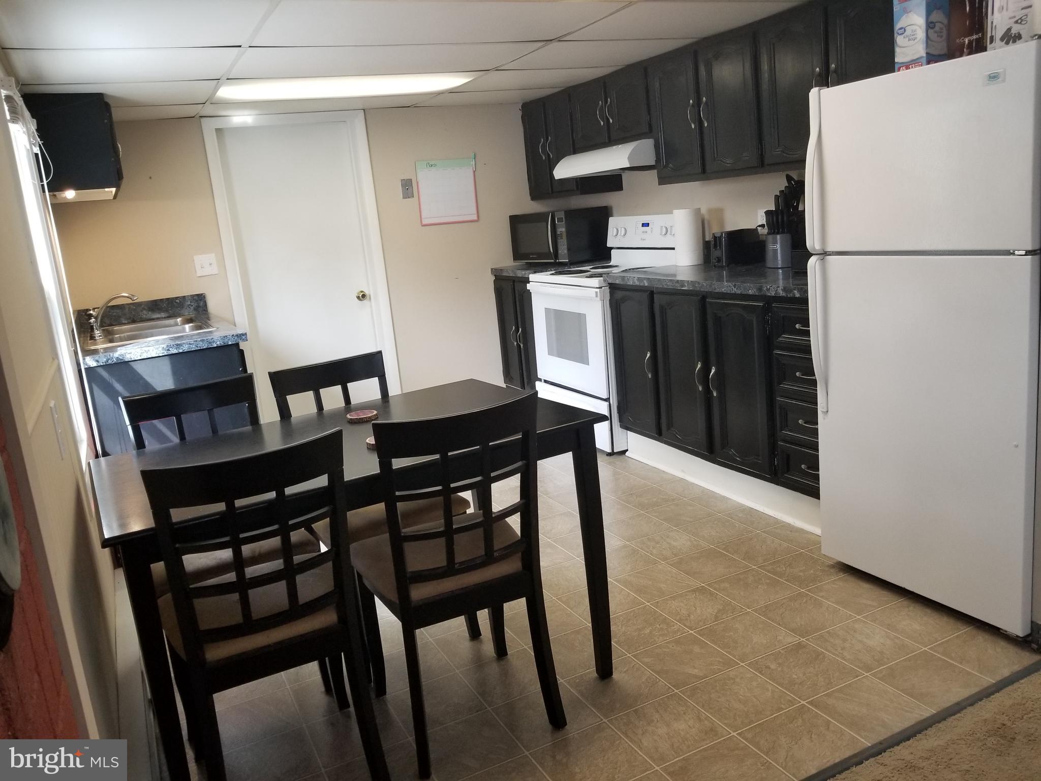 218 Marple Road Winchester, VA 22603 - Photo 7 of 20 Kitchen/Eat in