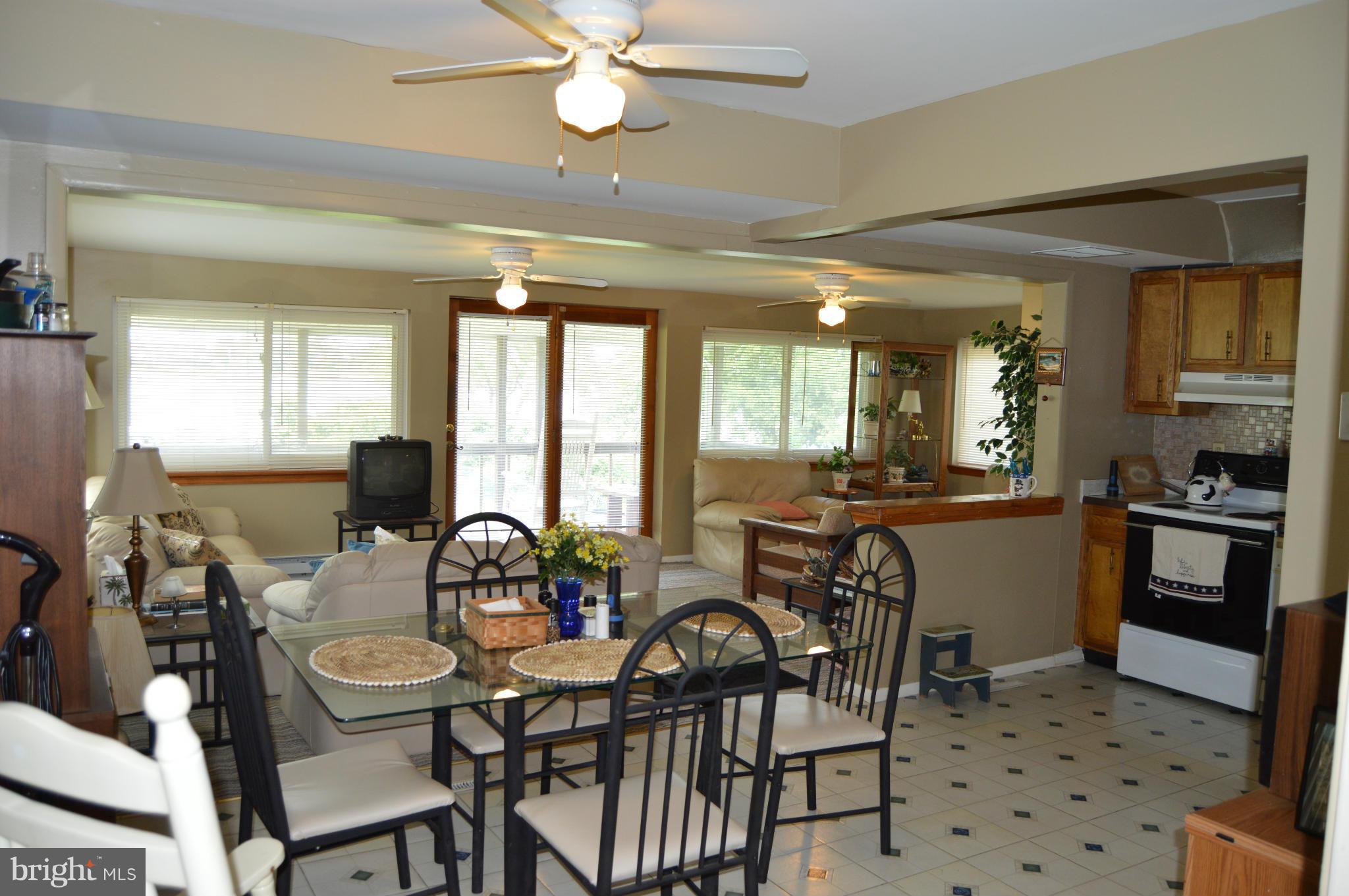 204 Harlem Road Pasadena, MD 21122 - Photo 6 of 20 Kitchen