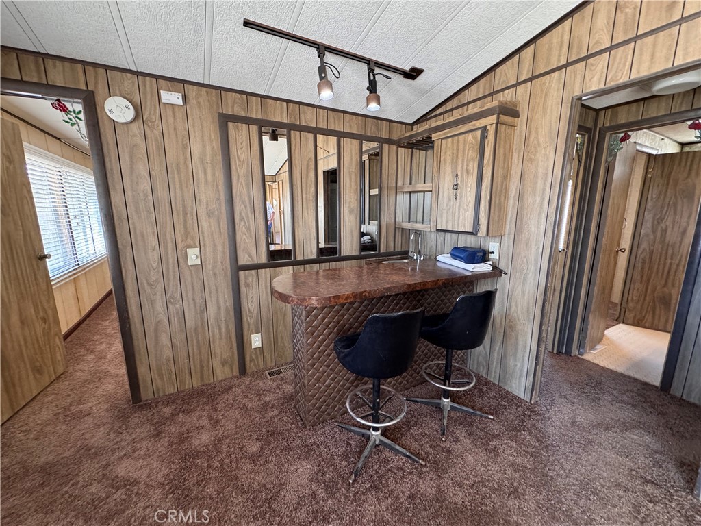 25544 Jasper Road Barstow, CA 92311 - Photo 13 of 61 Wet bar area