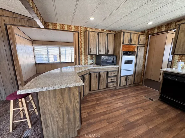 $325,000 | 25544 Jasper Road, Barstow, CA 92311