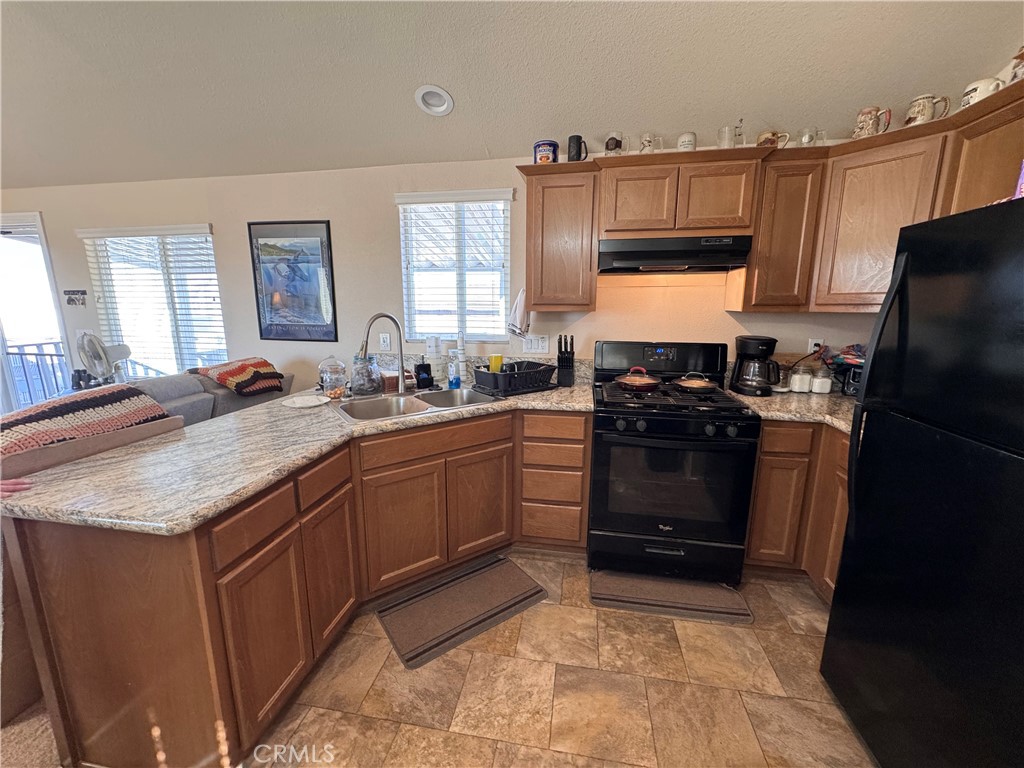 25544 Jasper Road Barstow, CA 92311 - Photo 39 of 61 Kitchen