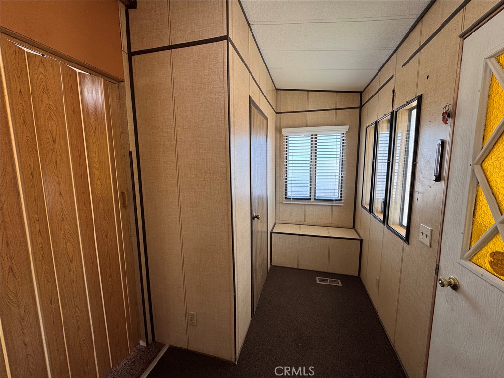 25544 Jasper Road Barstow, CA 92311 - Photo 7 of 61 " Mud room "