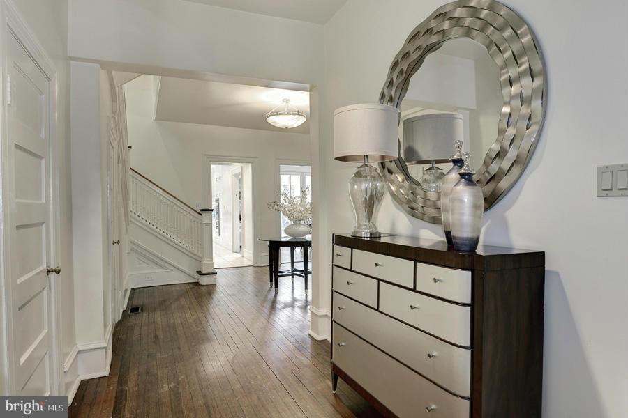 3235 R Street Northwest Washington, DC 20007 - Photo 2 of 15 Interior (General)