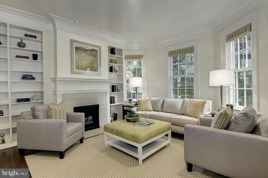 3235 R Street Northwest Washington, DC 20007 - Photo 4 of 15 Family Room