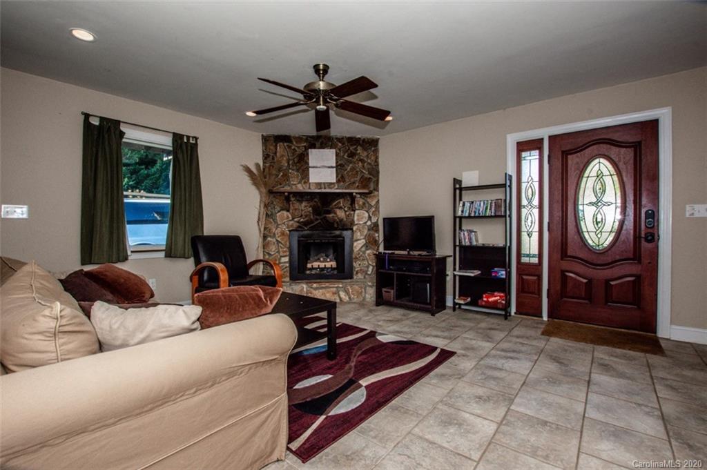 237 Commodore Loop Mooresville, NC 28117 - Photo 3 of 28 Gallery Image 3