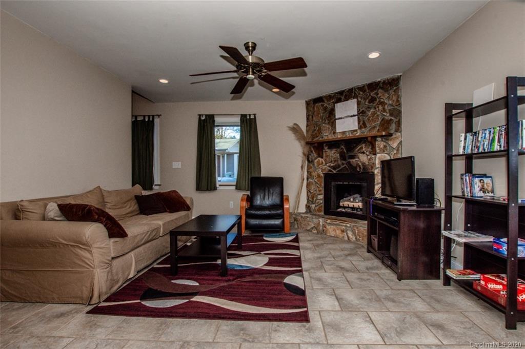 237 Commodore Loop Mooresville, NC 28117 - Photo 4 of 28 Gallery Image 4