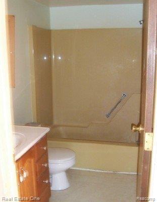 1180 Peavy Road Howell, MI 48843 - Photo 7 of 9 Bathroom