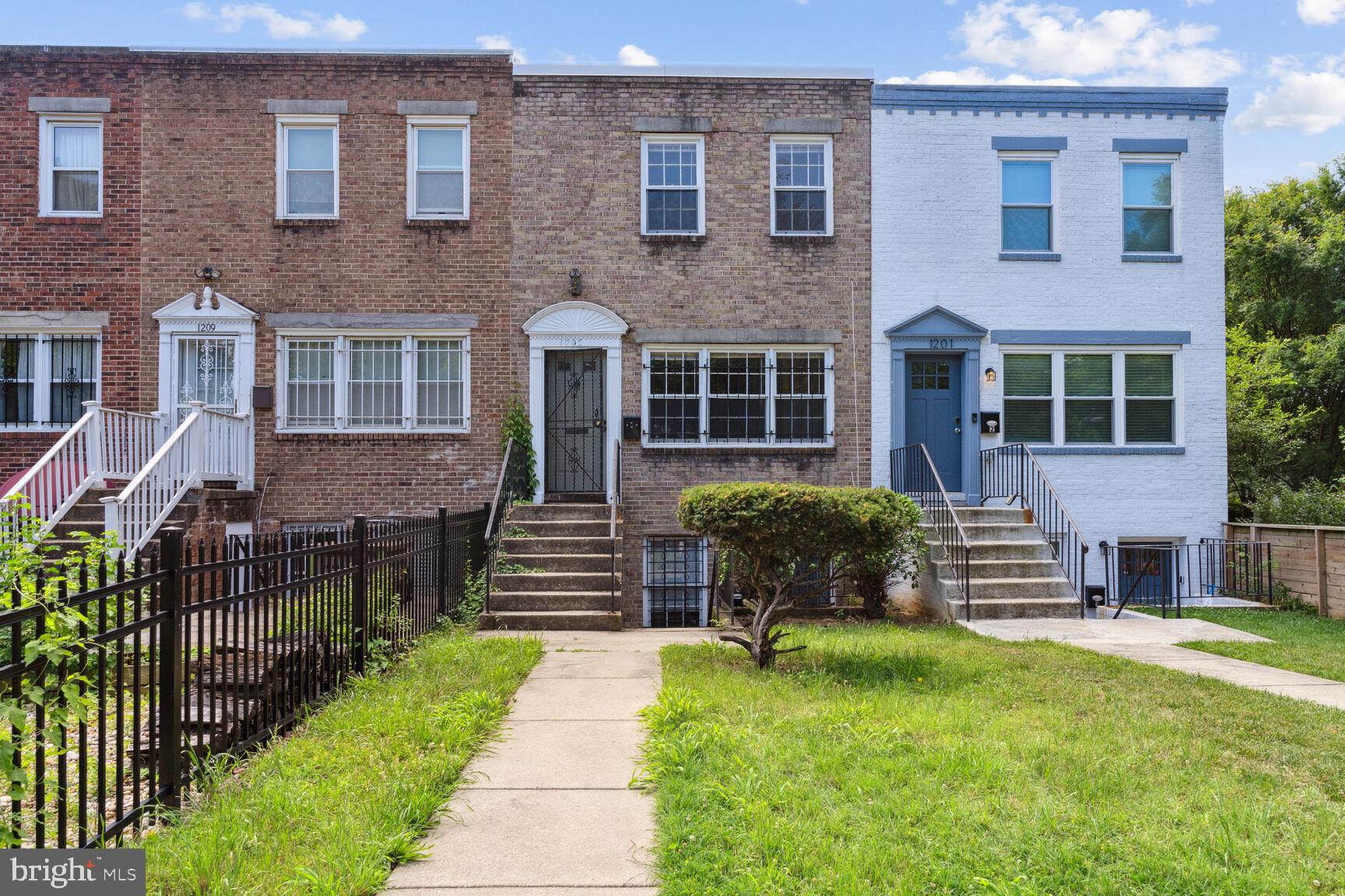 1205 Potomac Ave Southeast  