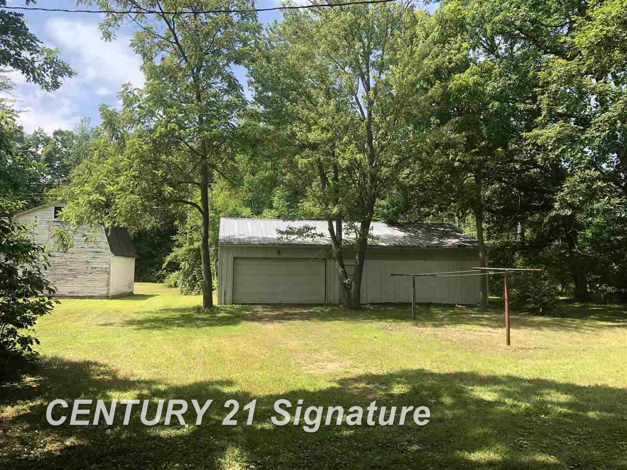 9197 Nichols Road Montrose, MI 48457 - Photo 3 of 21 Gallery Image 3