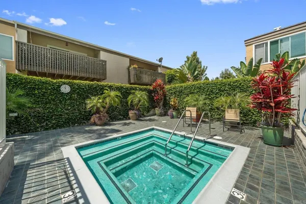 $629,500 | 8548 Via Mallorca, Unit E, La Jolla, CA 92037