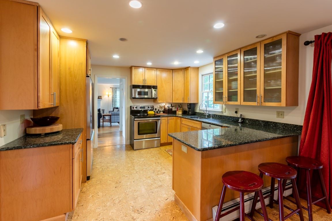 370 Hanover Center Road Hanover, NH 03750 - Photo 10 of 34