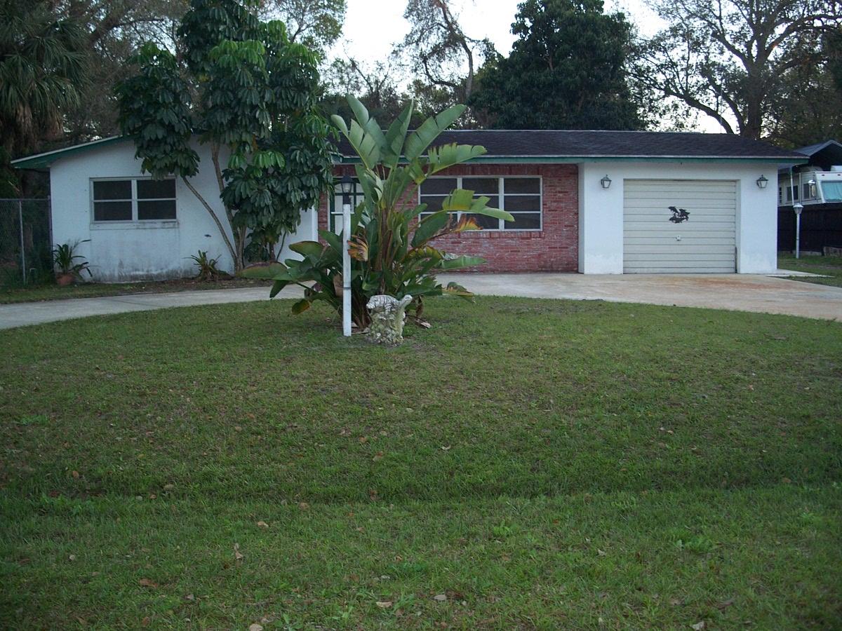 7105 Roberts Road Fort Pierce, FL 34951 - Photo 1 of 16 Exterior Front