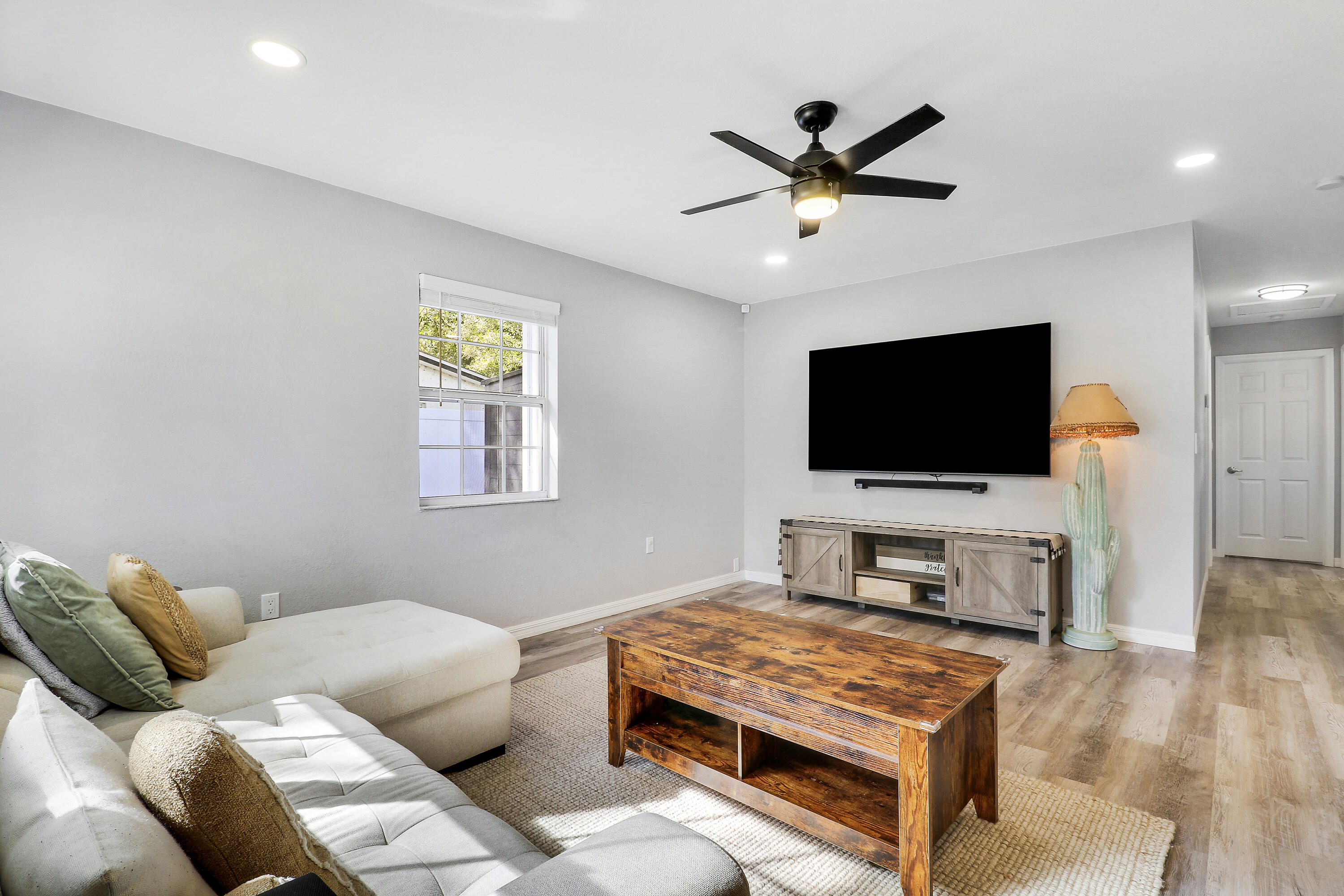 1002 Northwest 7th Street Okeechobee, FL 34972 - Photo 14 of 29 House1-7