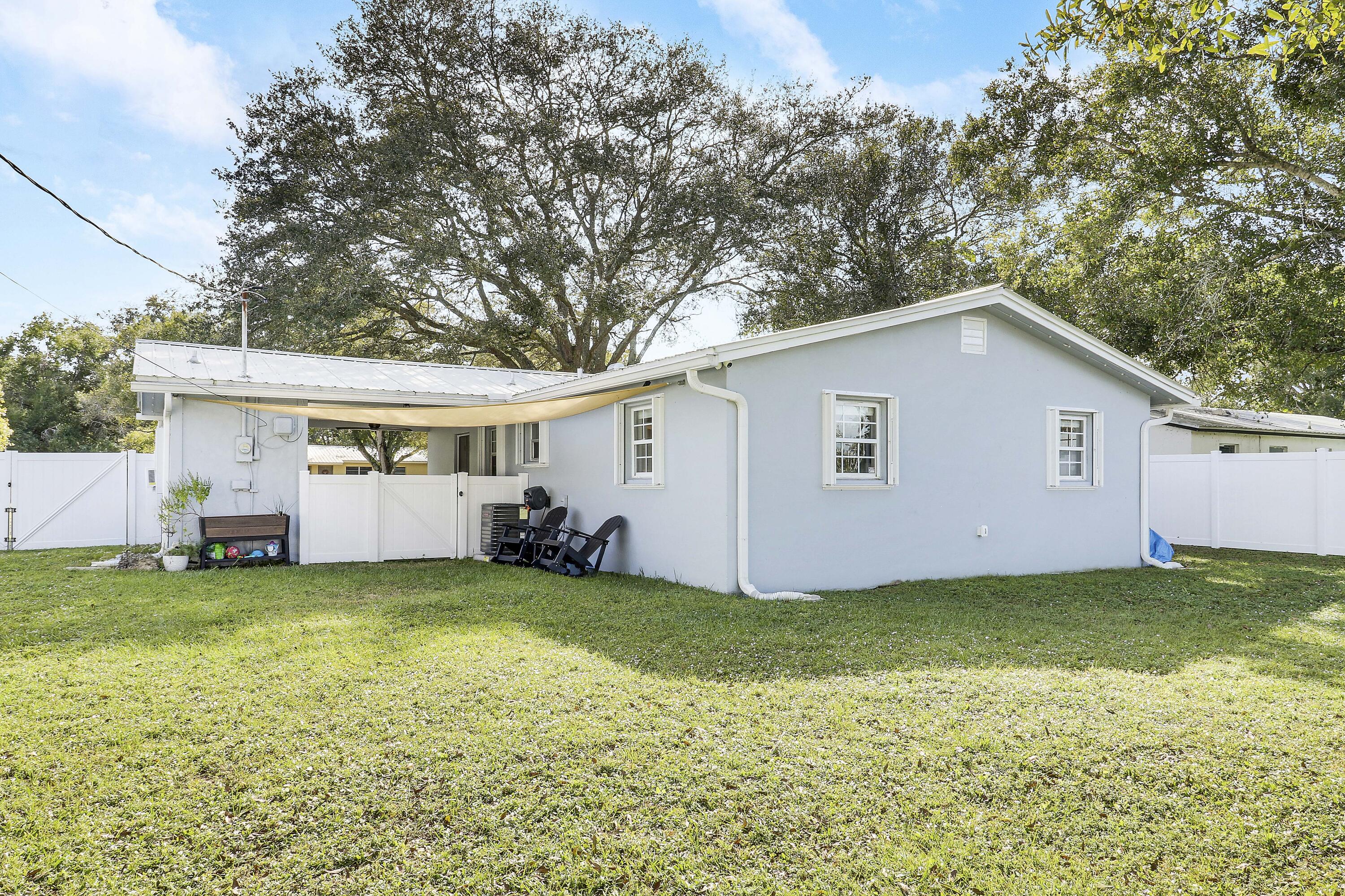 1002 Northwest 7th Street Okeechobee, FL 34972 - Photo 19 of 29 House1-21