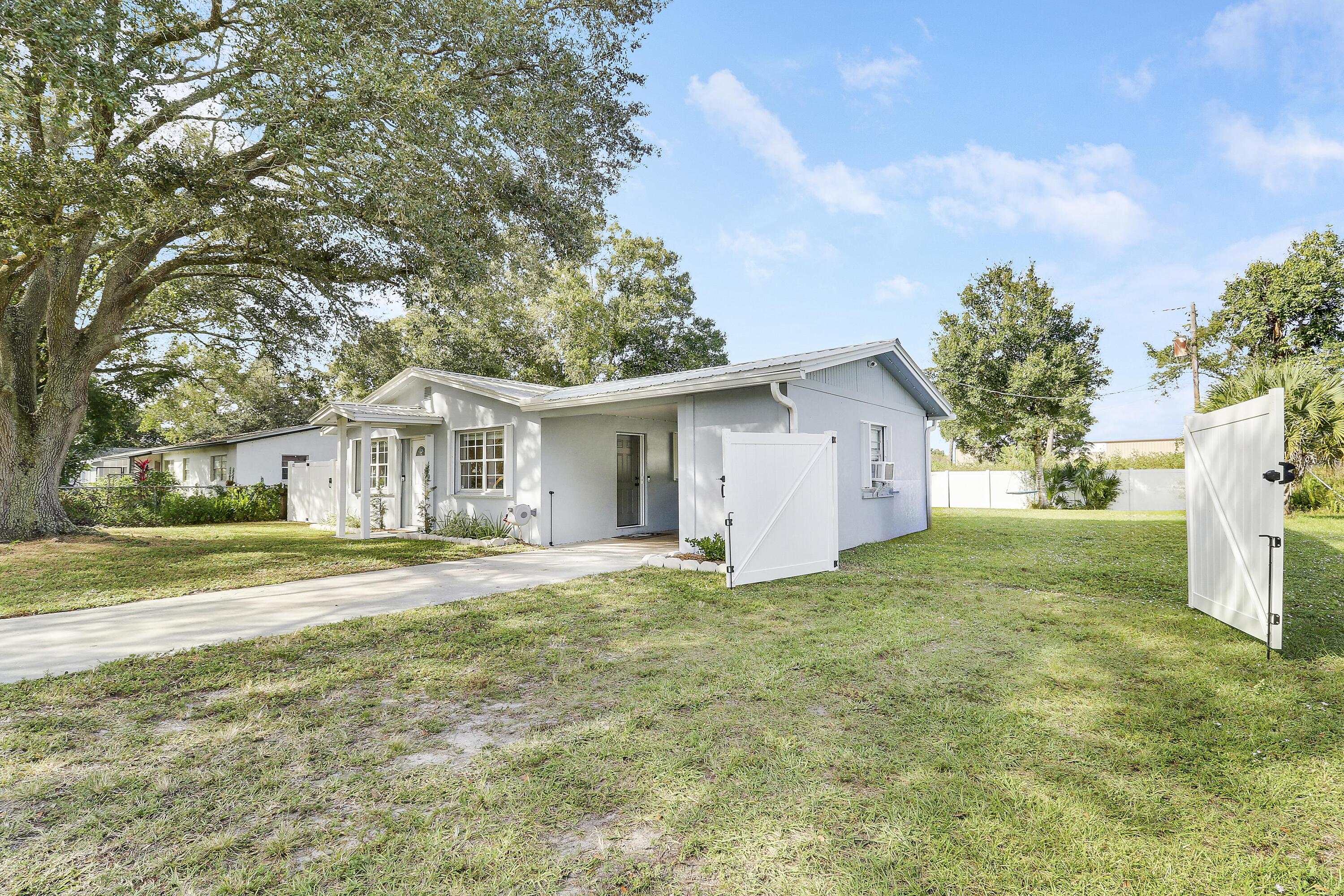 1002 Northwest 7th Street Okeechobee, FL 34972 - Photo 23 of 29 House1-23