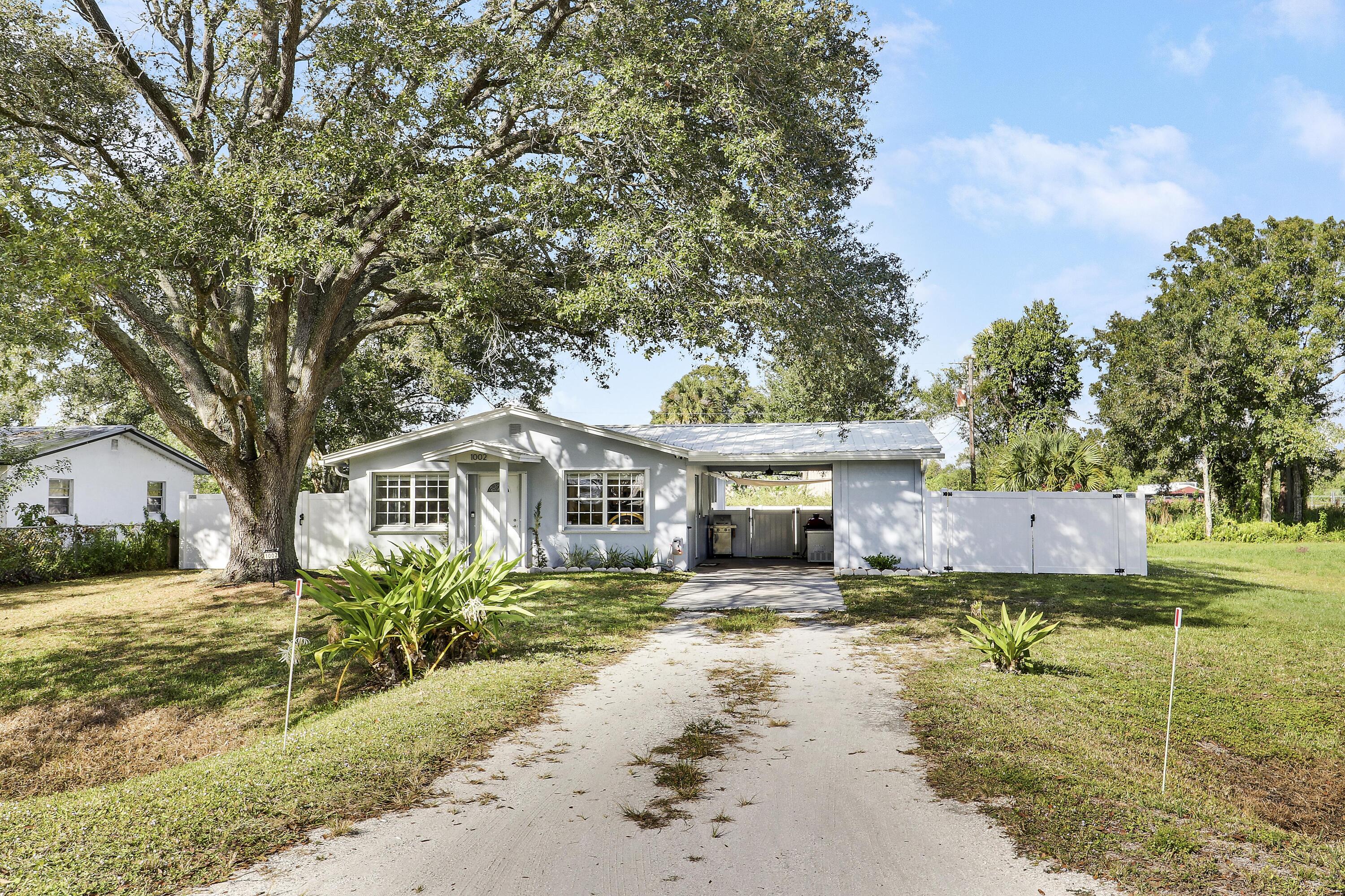 1002 Northwest 7th Street Okeechobee, FL 34972 - Photo 29 of 29 House1-32